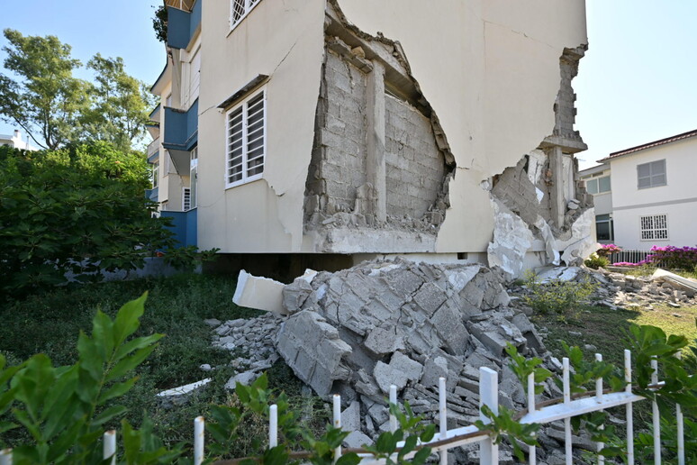 Lettera del vescovo di Benevento, per l'emergenza bradisismo a Pozzuoli